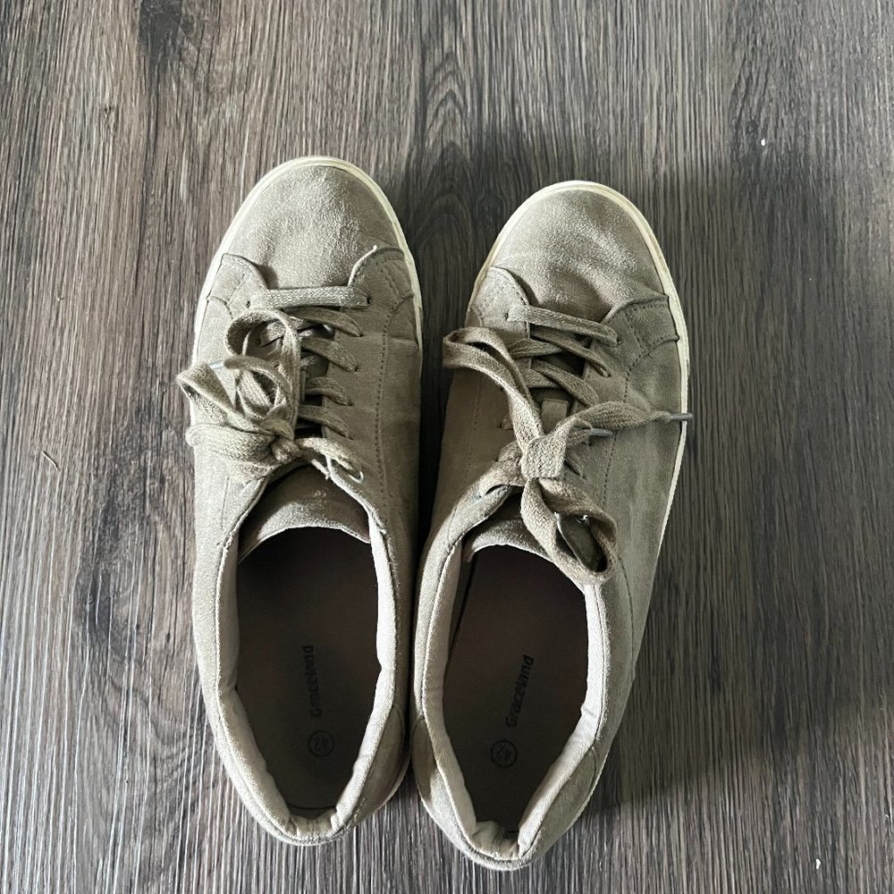 Green Sneakers - Size EU 42